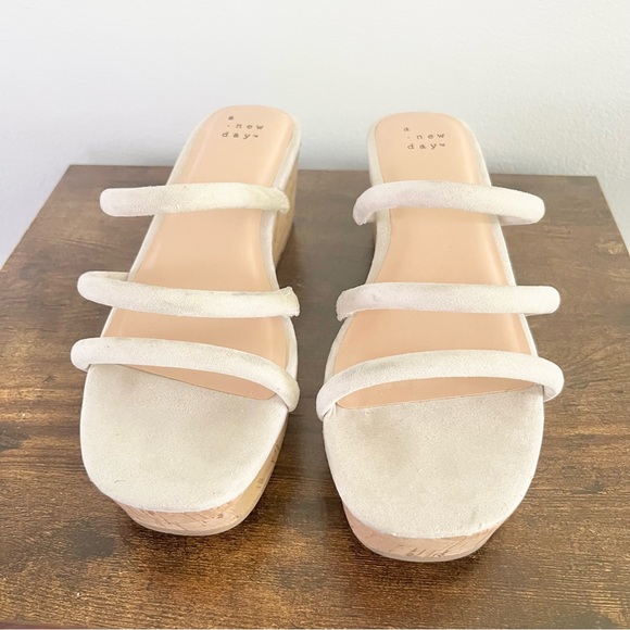 A New Day Target Cream Strappy Cork Wedge Sandals Suede Feel Barely Worn 6 - Picture 2 of 6